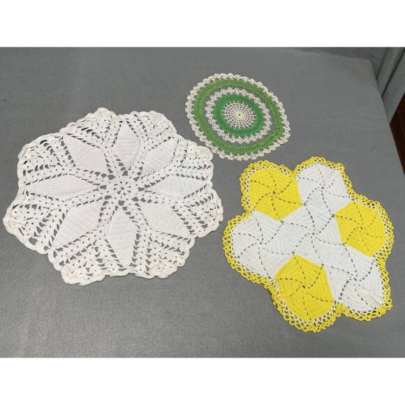 Vintage Hand-Crocheted Lace Doilies Set of 3 - Picture 8 of 9
